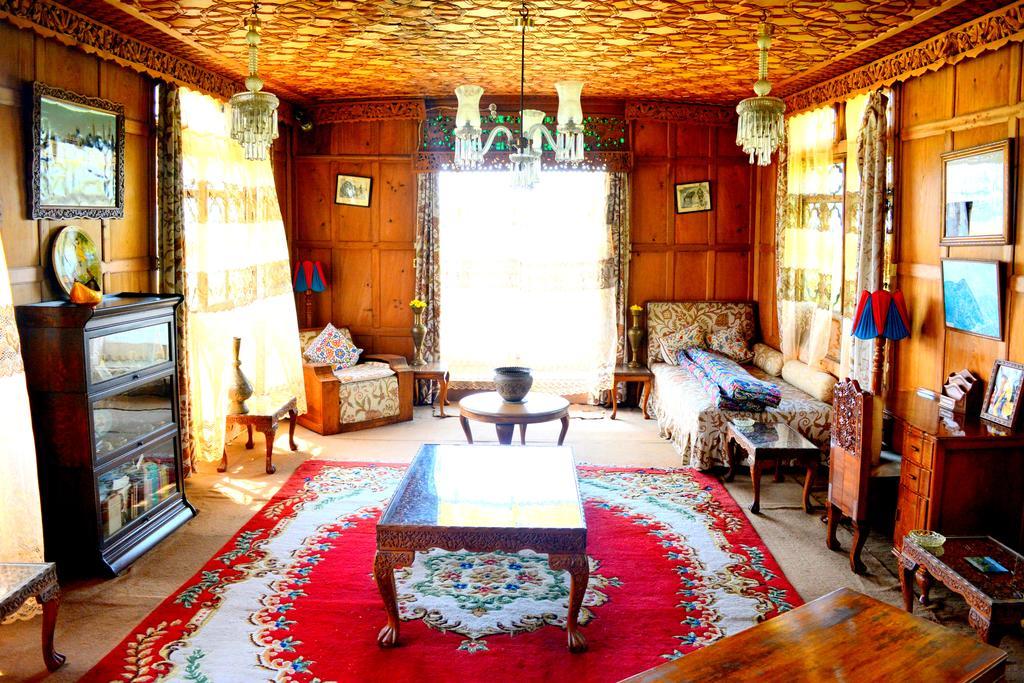 Kings Houseboats Hotel Srinagar  Exterior photo